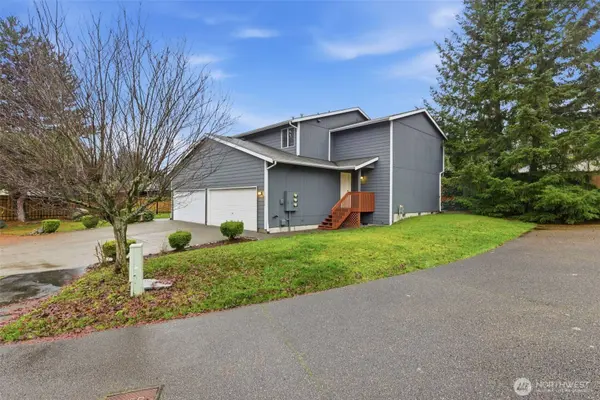 16216 and 16218 72nd Avenue Ct E, Puyallup, WA 98375
