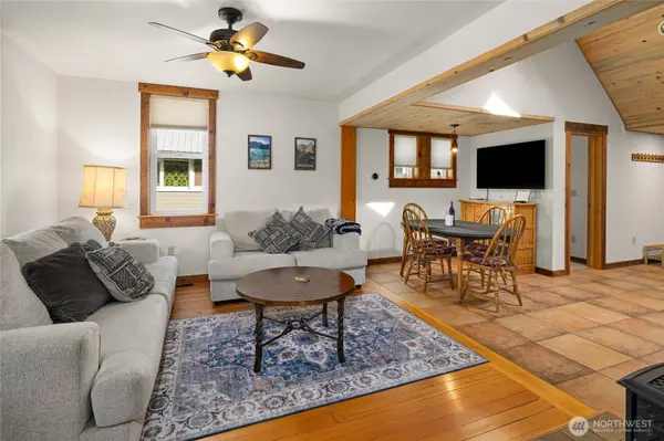 132 4th ST, Roslyn, WA 98941
