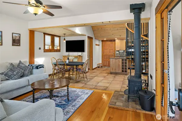 132 4th ST, Roslyn, WA 98941