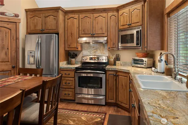 31 Tranquility LN, Easton, WA 98925