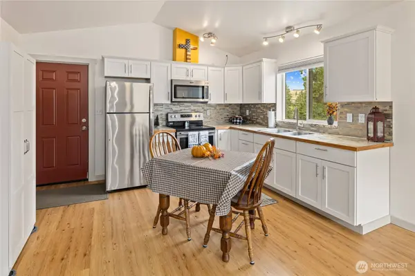 381 Twin Lakes RD, Cle Elum, WA 98922