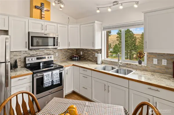 381 Twin Lakes RD, Cle Elum, WA 98922