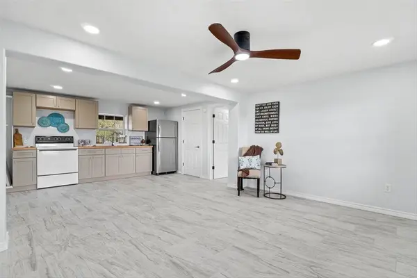 257 W Club Oak, Rockport, TX 78382