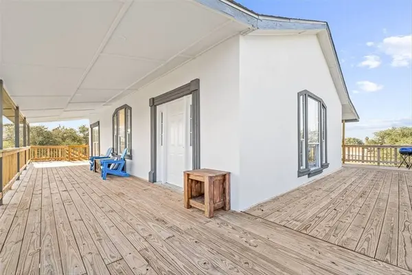 128 Saint Charles W, Rockport, TX 78382