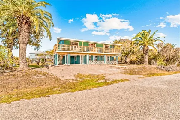 257 W Club Oak, Rockport, TX 78382