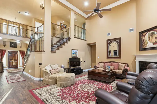 2206 Lisa LN, Deer Park, TX 77536
