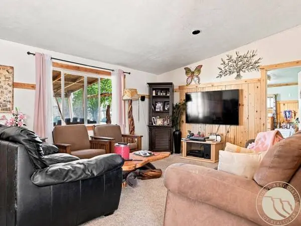 110 W 2nd AVE N, Reed Point, MT 59069