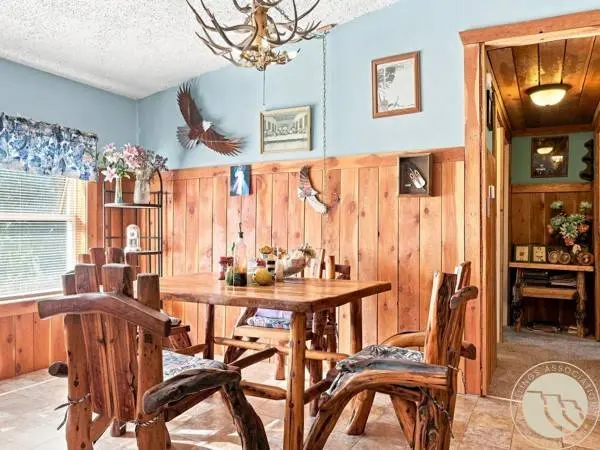 110 W 2nd AVE N, Reed Point, MT 59069