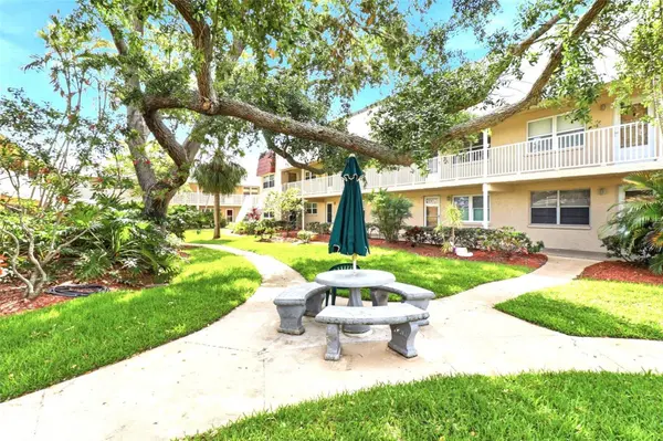 10034 64TH AVE N #3, St Petersburg, FL 33708