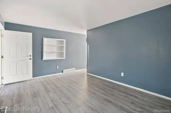 3716 S Spring Hill AVE, Inkster, MI 48141