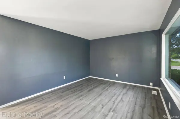 3716 S Spring Hill AVE, Inkster, MI 48141