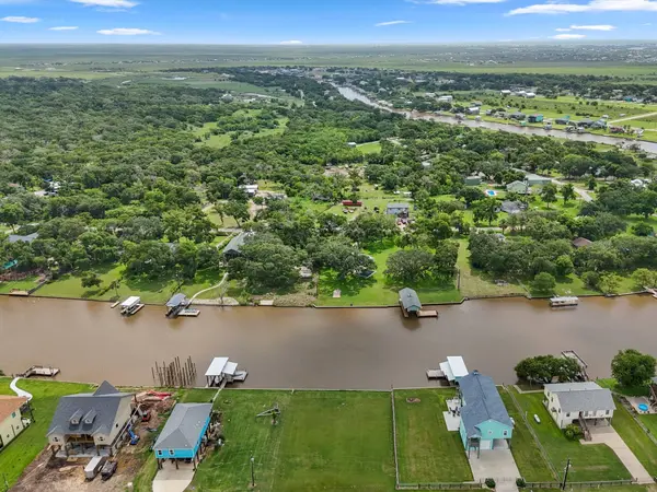 7 County Road 291 RD, Sargent, TX 77414