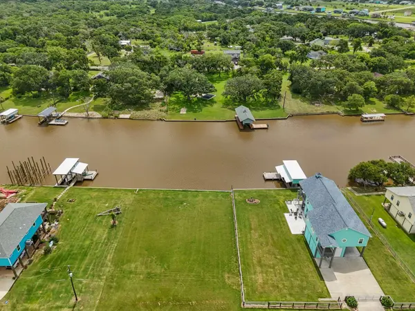 7 County Road 291 RD, Sargent, TX 77414