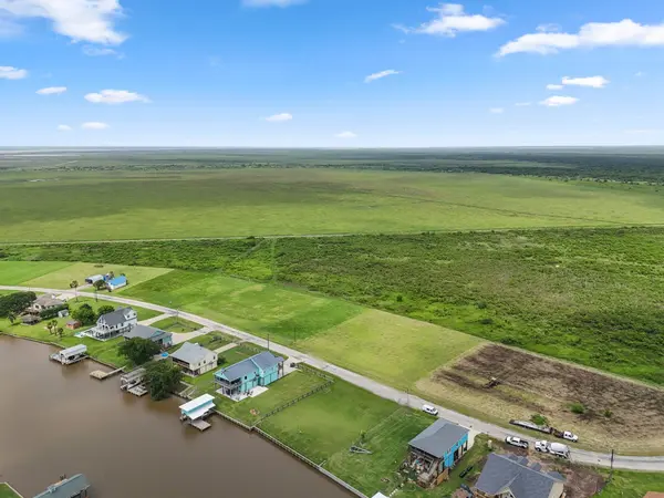 7 County Road 291 RD, Sargent, TX 77414