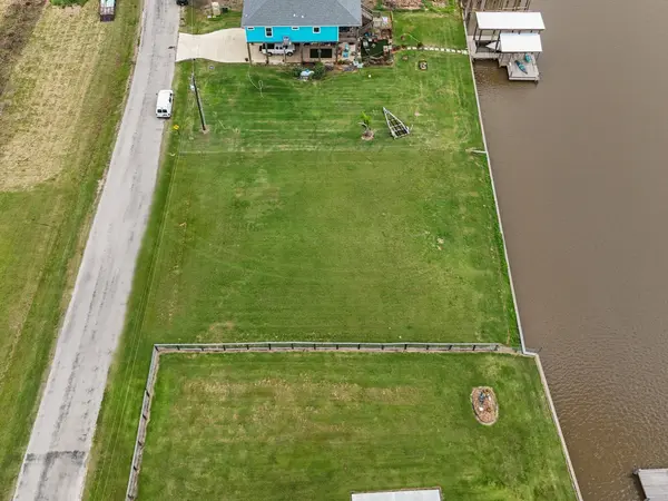 7 County Road 291 RD, Sargent, TX 77414