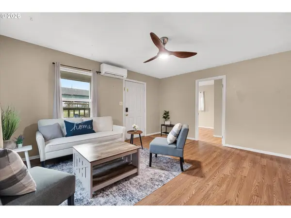 1207 E 11TH ST, Newberg, OR 97132