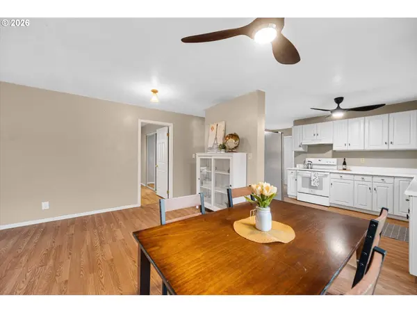 1207 E 11TH ST, Newberg, OR 97132