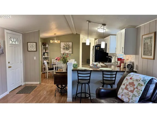 1103 N SPRINGBROOK RD #6, Newberg, OR 97132