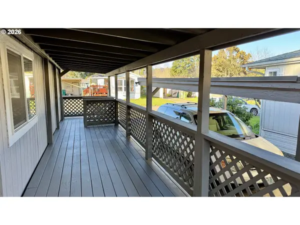 1103 N SPRINGBROOK RD #6, Newberg, OR 97132
