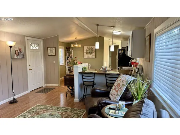 1103 N SPRINGBROOK RD #6, Newberg, OR 97132