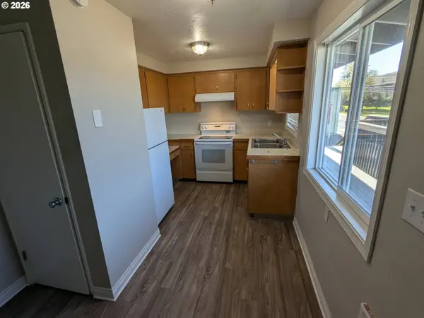 1207 D ST, Salem, OR 97301