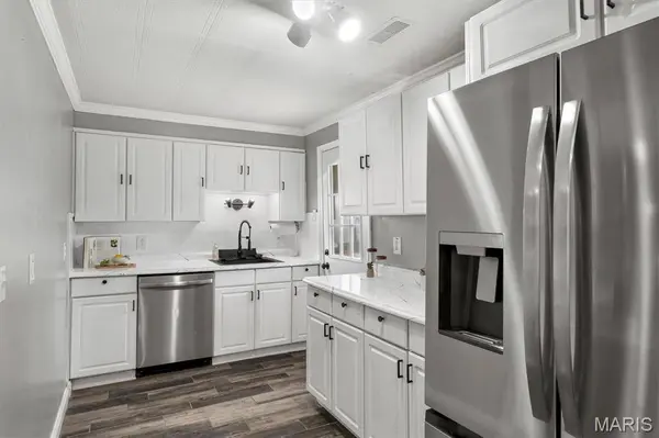 4107 Davis ST, St Louis, MO 63123