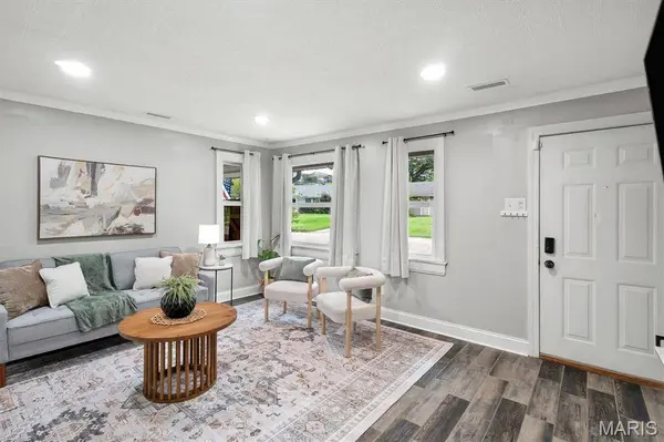 4107 Davis ST, St Louis, MO 63123