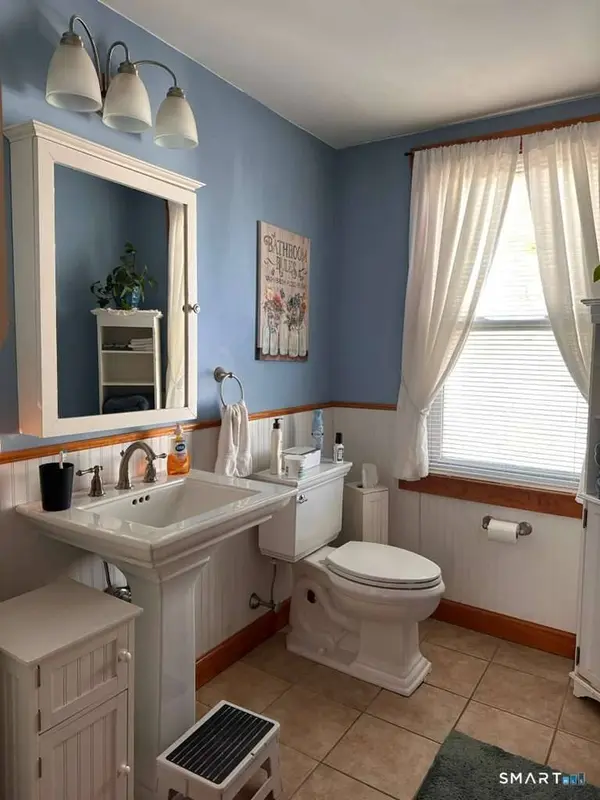 107 Phillips Street, Waterford, CT 06385