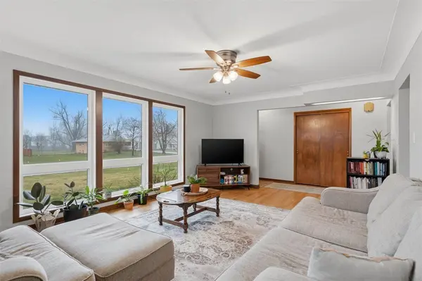 261 Larick Dr, Marion, IA 52302