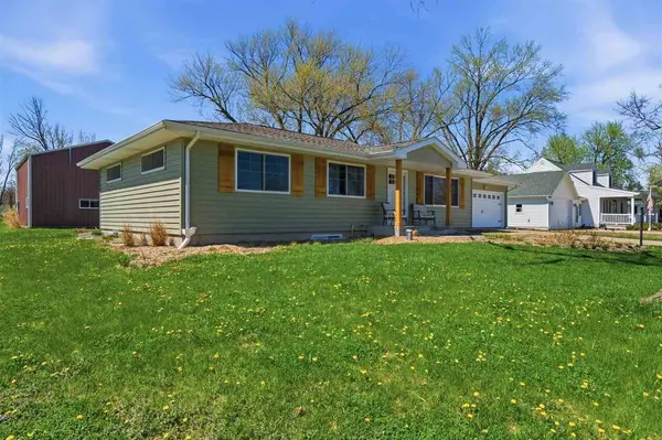 263 Larick Dr, Marion, IA 52302