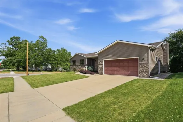 3112 24th Ave, Marion, IA 52302