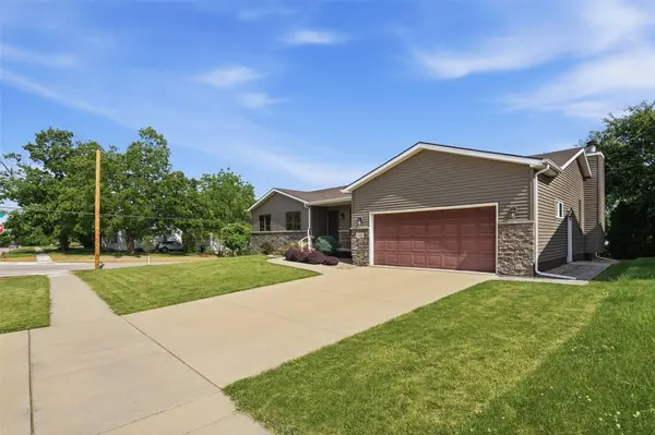 3112 24th Ave, Marion, IA 52302
