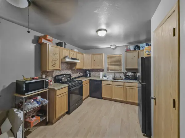 2850 N 21ST STREET, Milwaukee, WI 53206-1607
