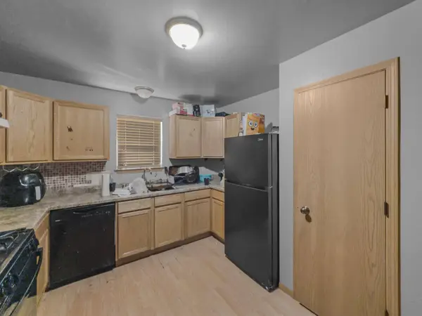 2850 N 21ST STREET, Milwaukee, WI 53206-1607