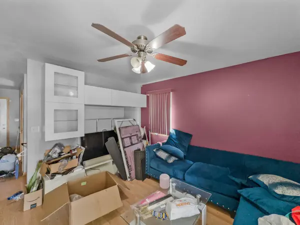 2850 N 21ST STREET, Milwaukee, WI 53206-1607