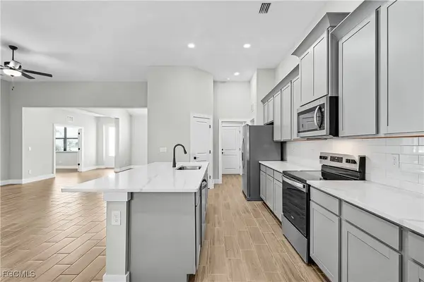 2705 SW 4th AVE, Cape Coral, FL 33914