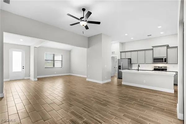 2705 SW 4th AVE, Cape Coral, FL 33914