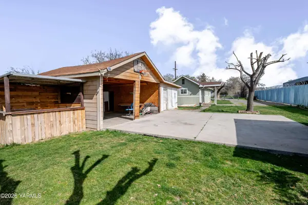 1622 S 14th St, Yakima, WA 98901