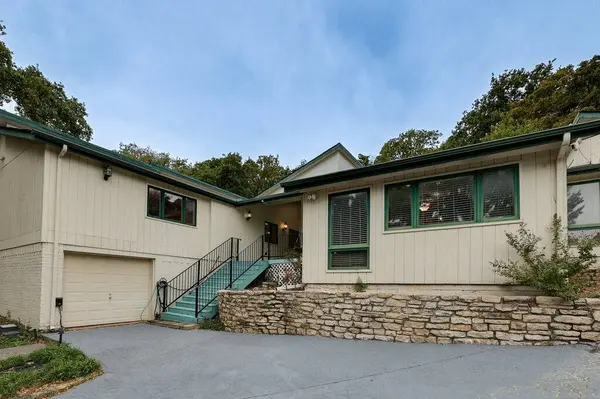 1405 Blackhill CT, Arlington, TX 76012