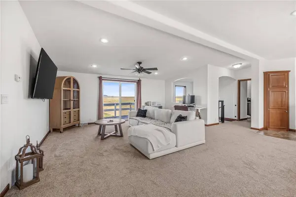 7684 12 Mile RD, Shepherd, MT 59079