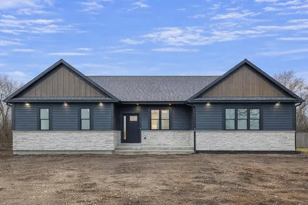 12212 Sheridan Rd, Pleasant Prairie, WI 53158
