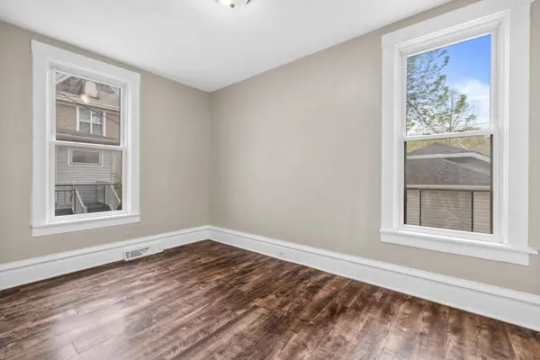 1613 Taylor Ave, Racine, WI 53403