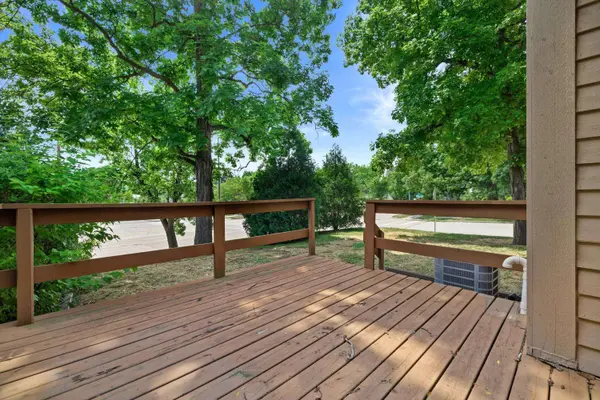 1335 Hickory A Dr, Waukesha, WI 53186