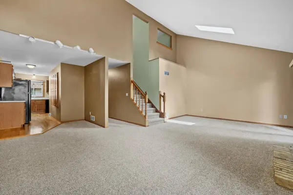 1335 Hickory A Dr, Waukesha, WI 53186