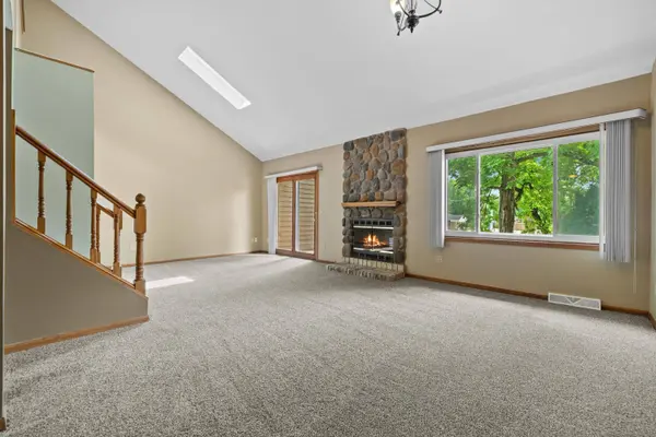 1335 Hickory A Dr, Waukesha, WI 53186