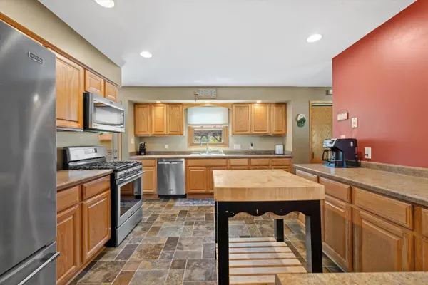 7913 48th Ave, Kenosha, WI 53142