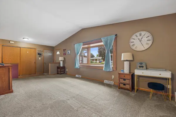 7913 48th Ave, Kenosha, WI 53142