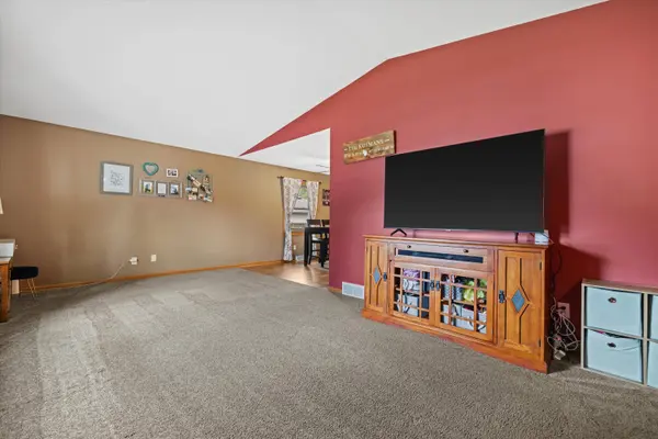 7913 48th Ave, Kenosha, WI 53142