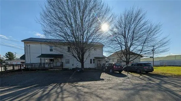 108 N Main St, Harrisville Boro, PA 16038