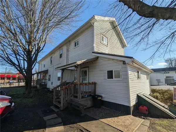 108 N Main St, Harrisville Boro, PA 16038